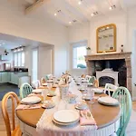 Pro, Travailleur, En Semaine Uniquement 펜션 몽테규