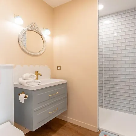 Pro, Travailleur, En Semaine Uniquement بيت للعطل