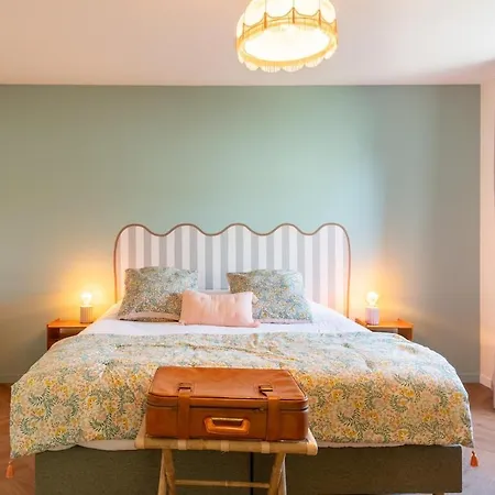 Pro, Travailleur, En Semaine Uniquement بيت للعطل