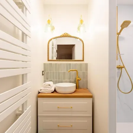 Pro, Travailleur, En Semaine Uniquement مونتايغو