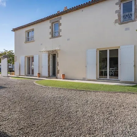 Pro, Travailleur, En Semaine Uniquement * Montaigu-Vendee