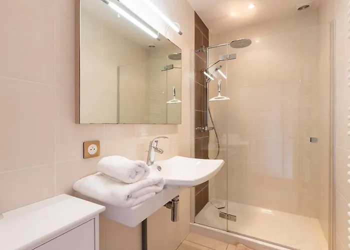 Pro, Travailleur, En Semaine Uniquement * Montaigu-Vendee