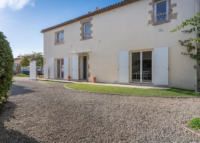 Pro, Travailleur, En Semaine Uniquement * Montaigu-Vendee